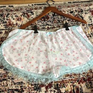 Honeydew Pajama Set Size Large worn once!